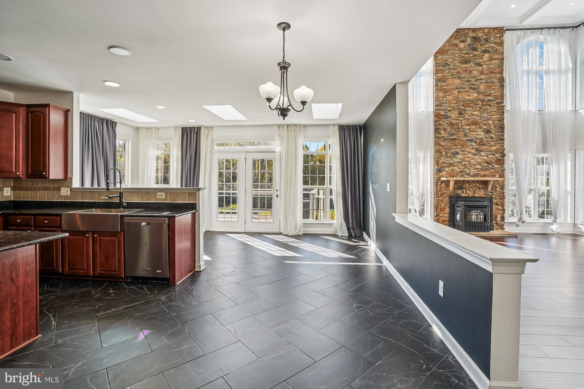 CHRISTY FARM - Residential Lease