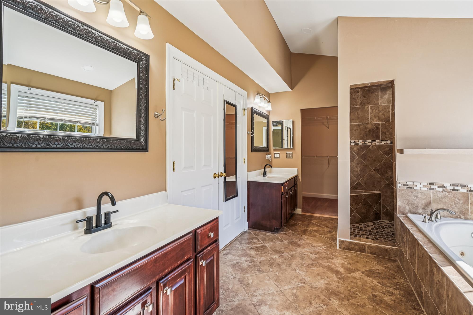 CHRISTY FARM - Residential Lease