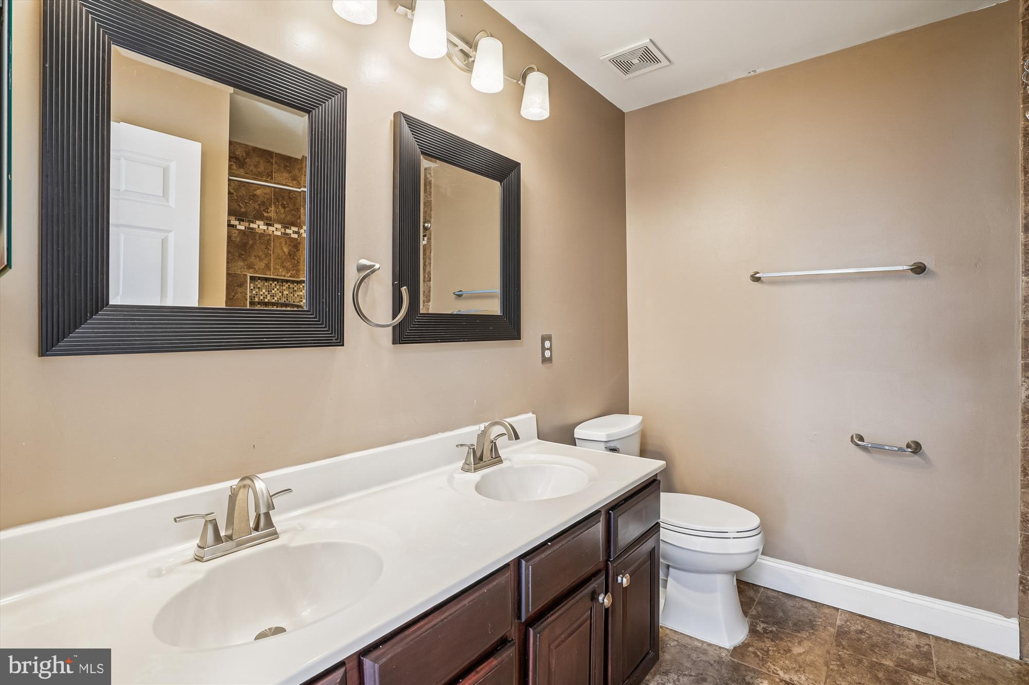 CHRISTY FARM - Residential Lease