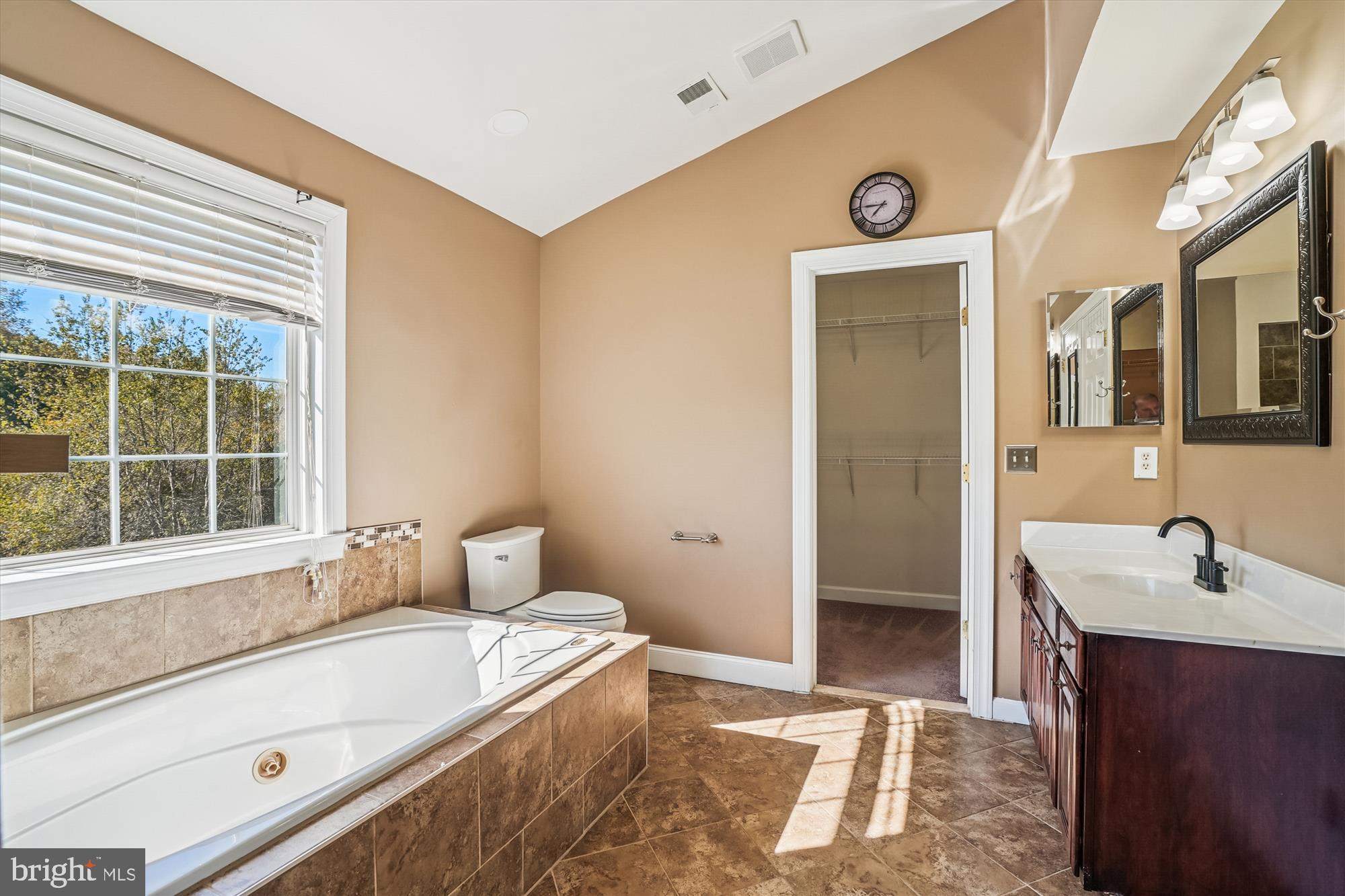 CHRISTY FARM - Residential Lease