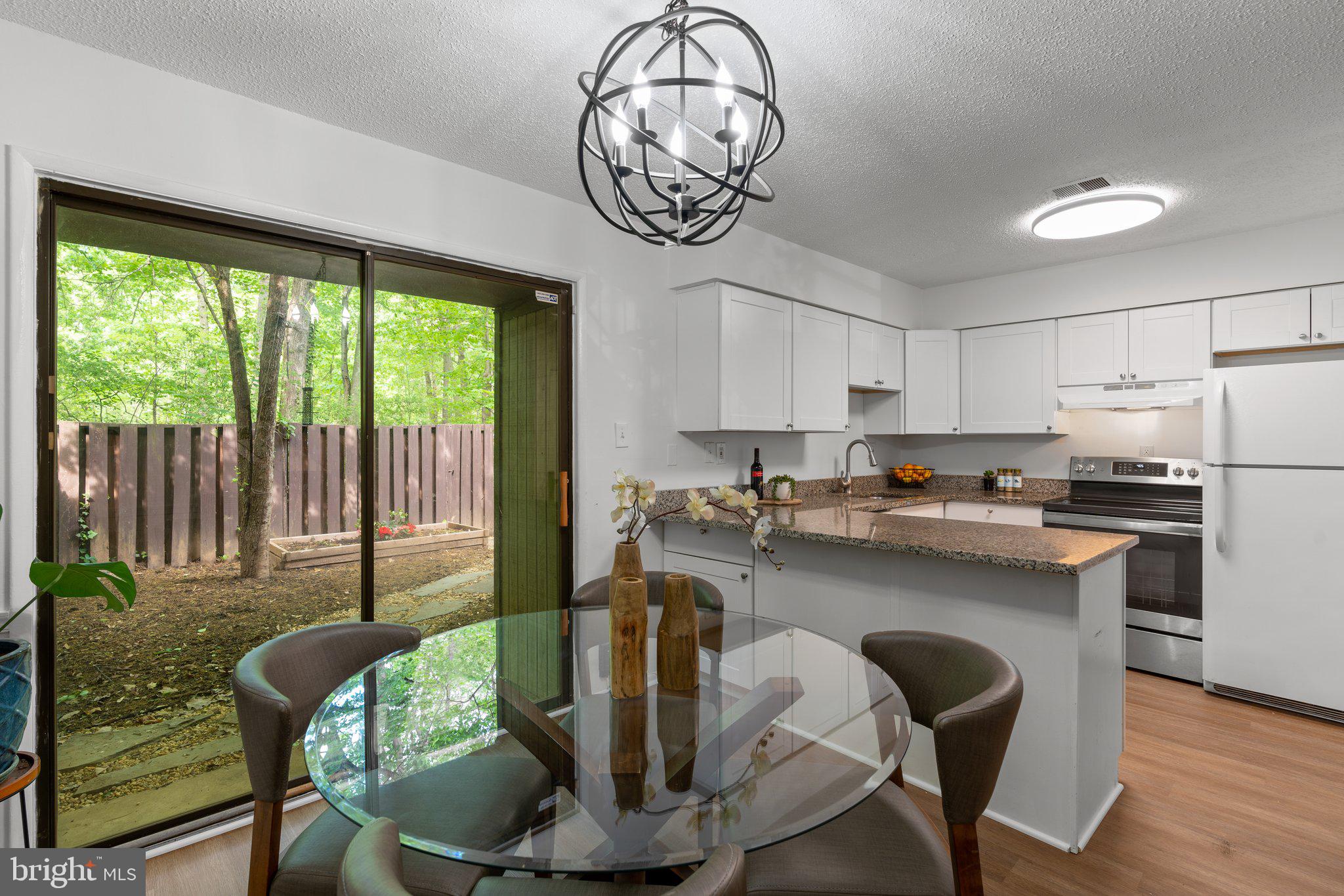 RESTON - Residential