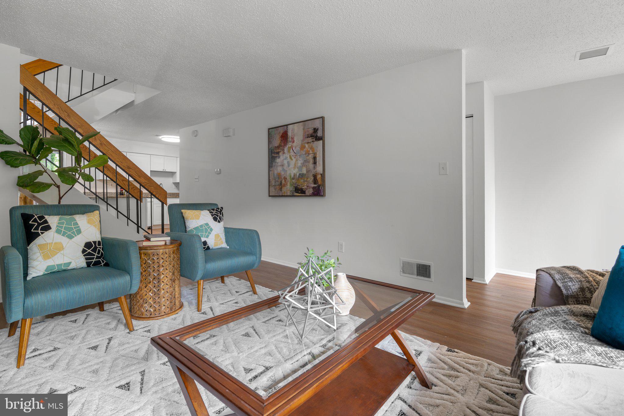 RESTON - Residential