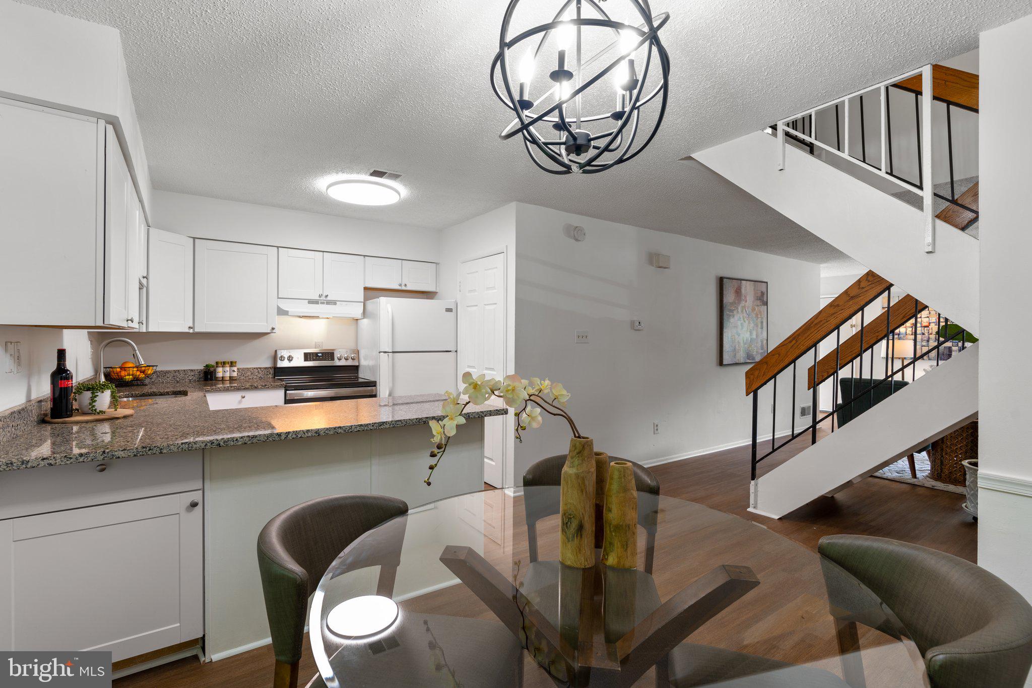 RESTON - Residential