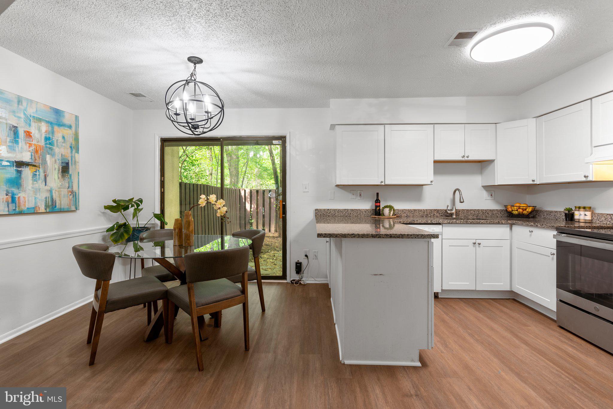 RESTON - Residential