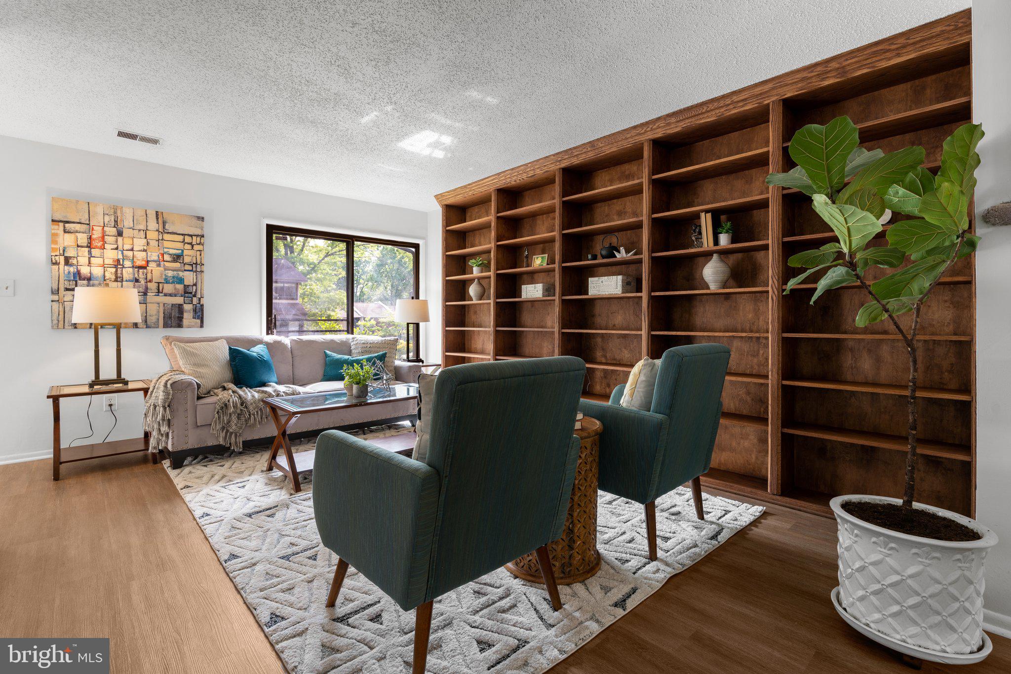 RESTON - Residential