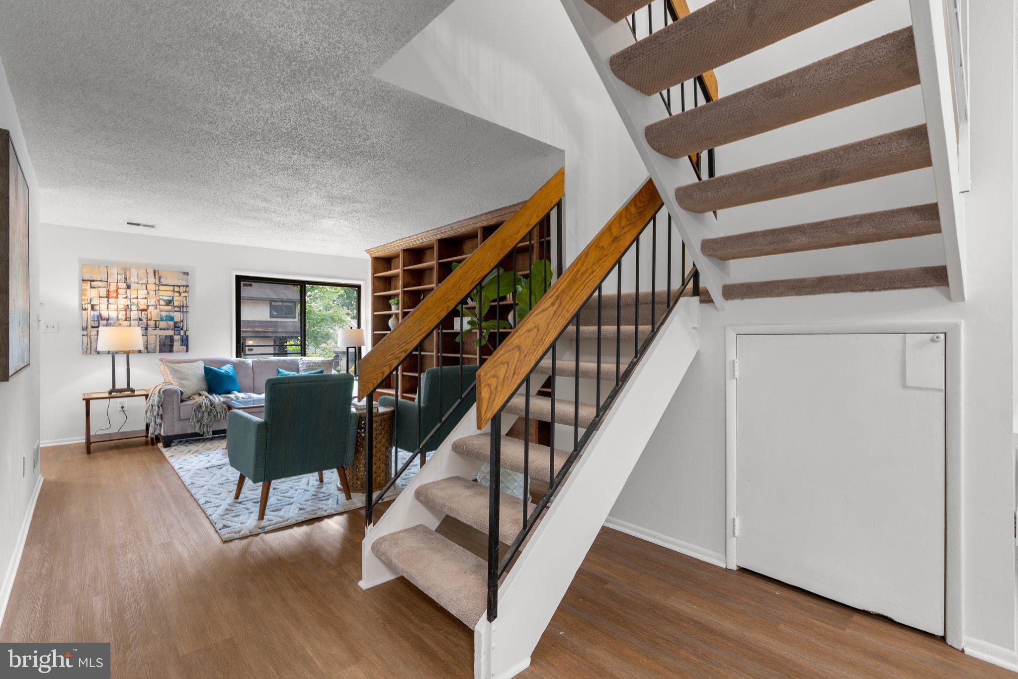 RESTON - Residential