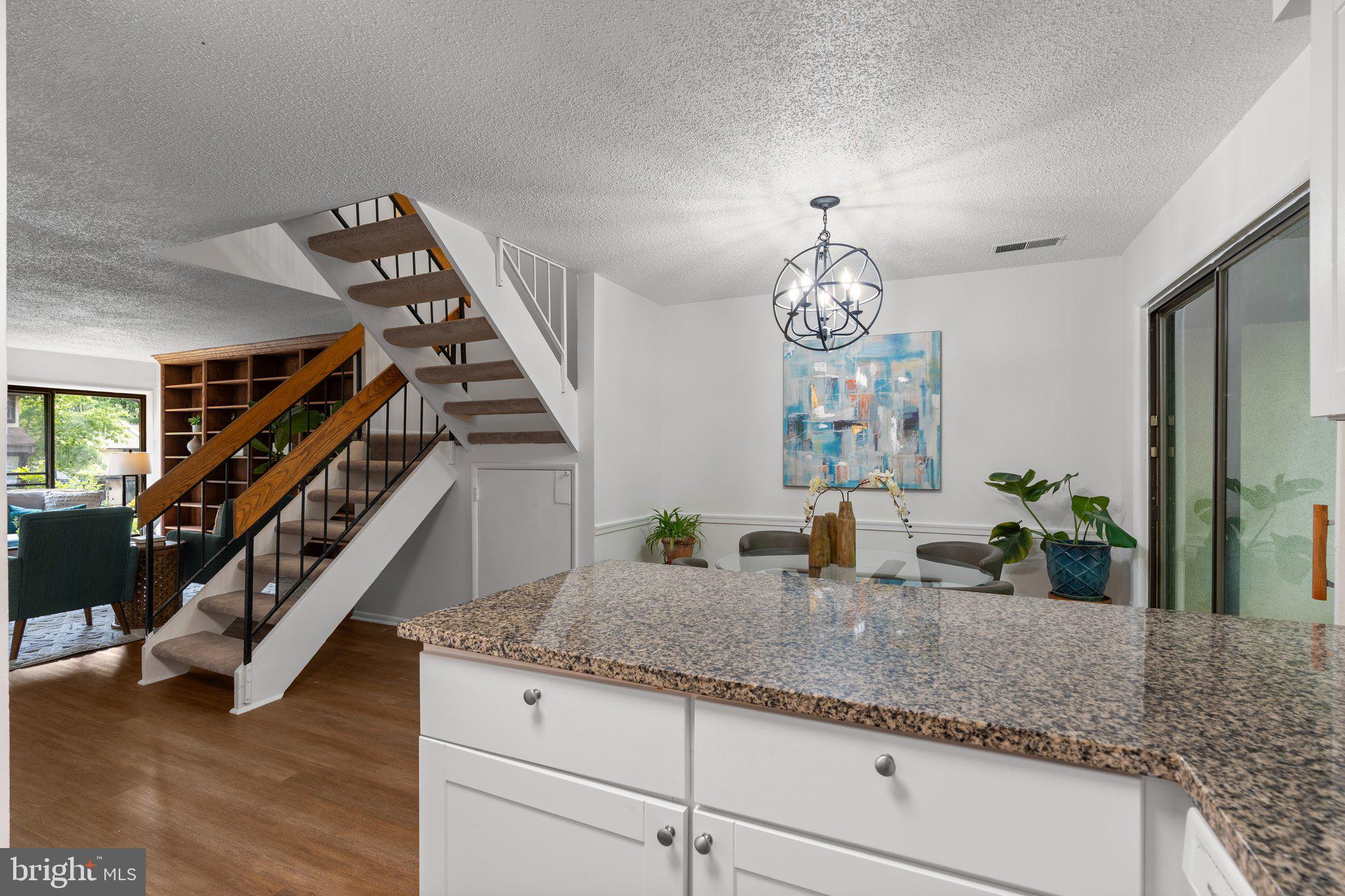 RESTON - Residential