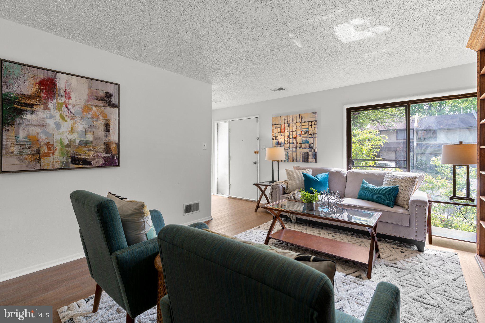 RESTON - Residential