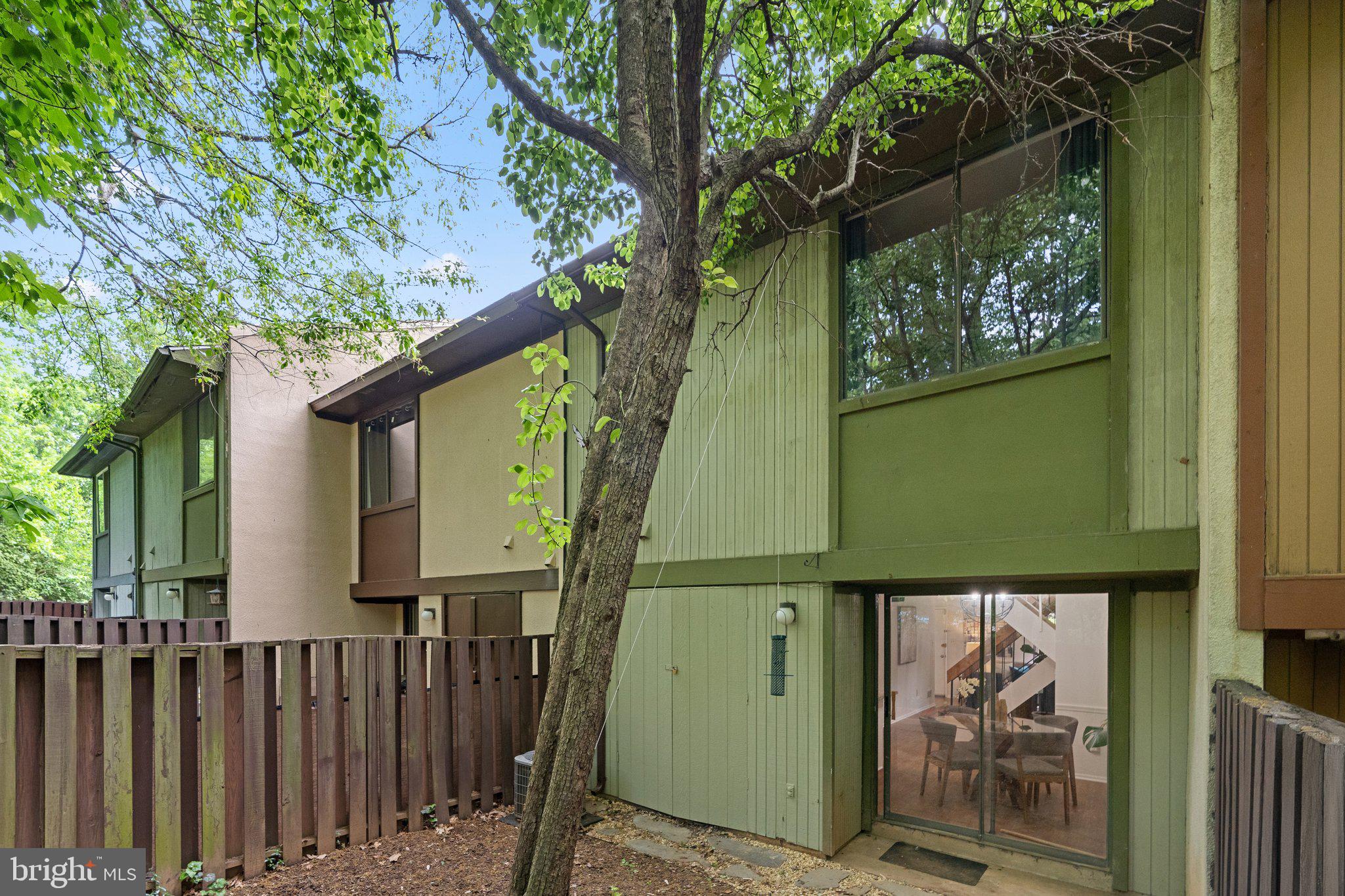 RESTON - Residential