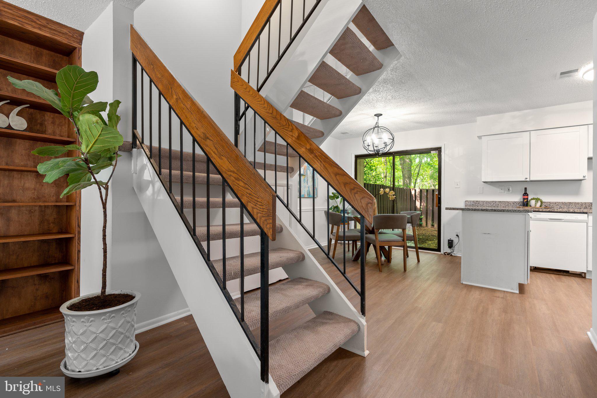 RESTON - Residential