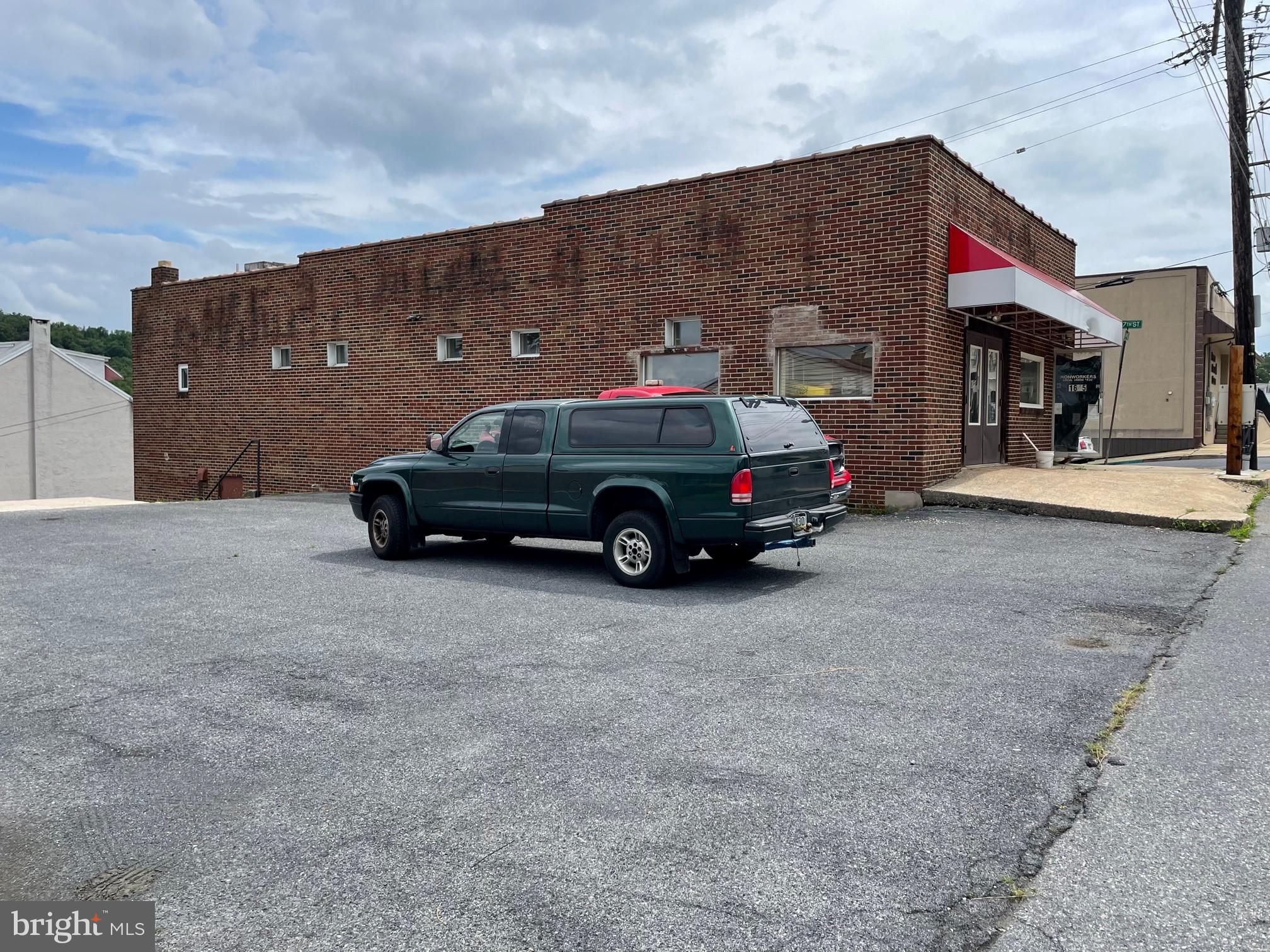 1651 FAIRVIEW STREET