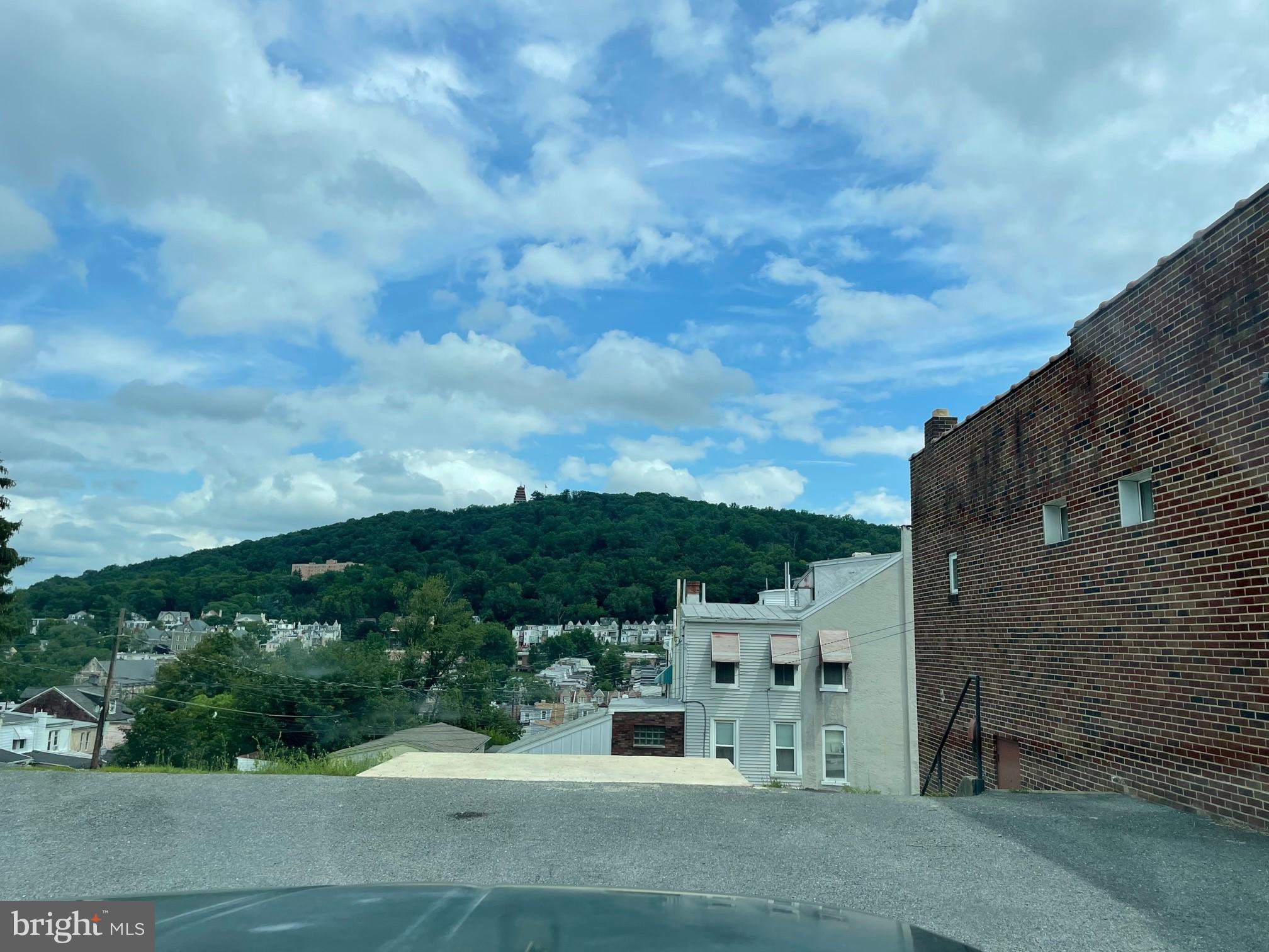 1651 FAIRVIEW STREET