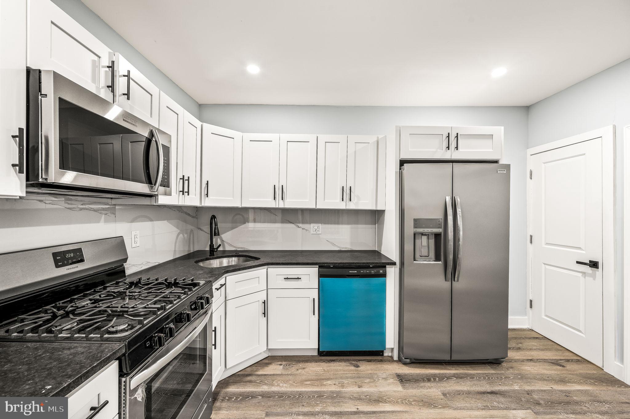 PORT RICHMOND - Residential