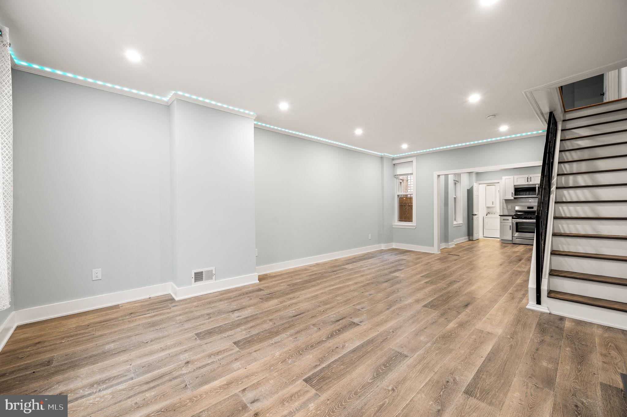 PORT RICHMOND - Residential