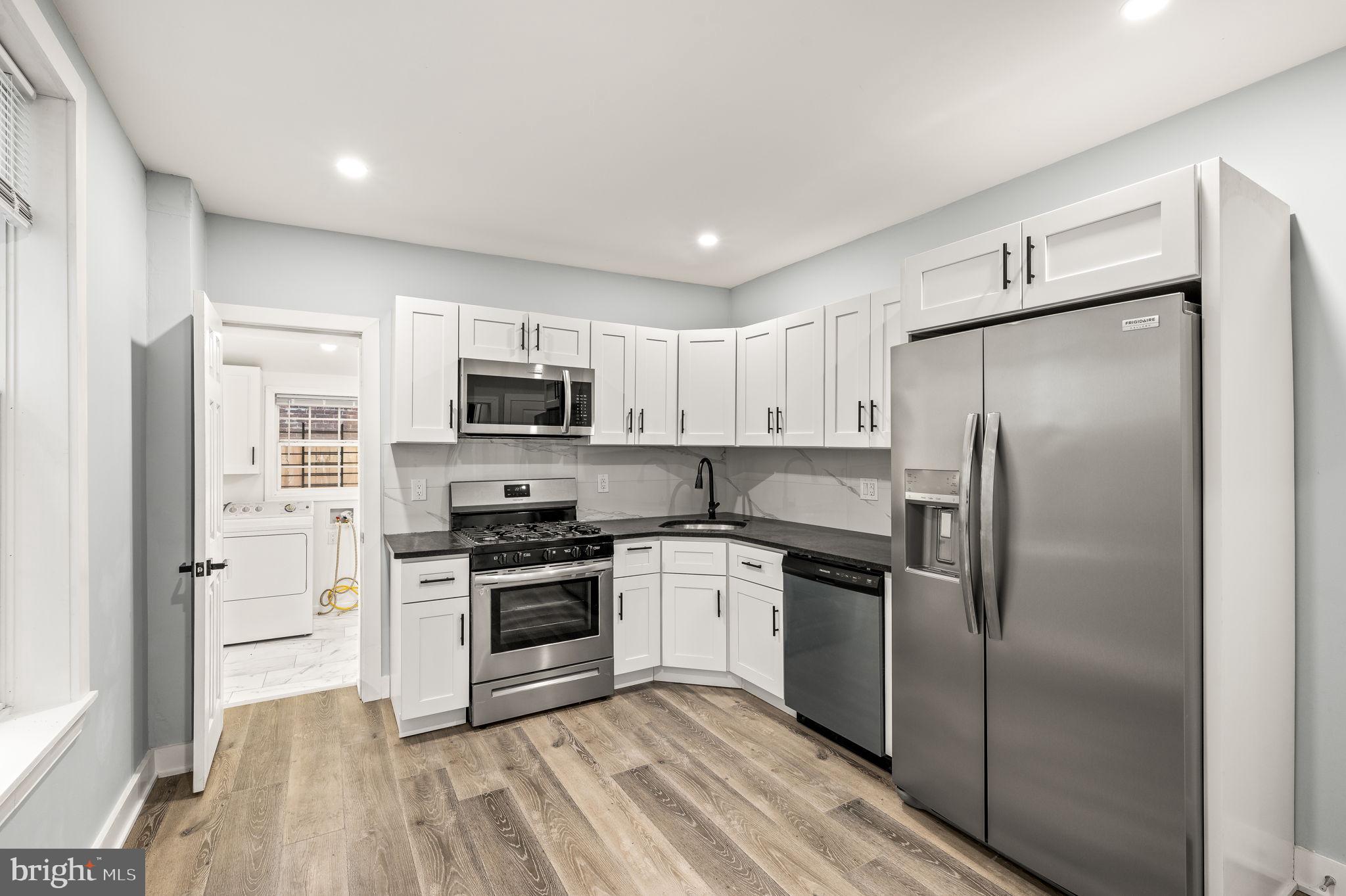 PORT RICHMOND - Residential