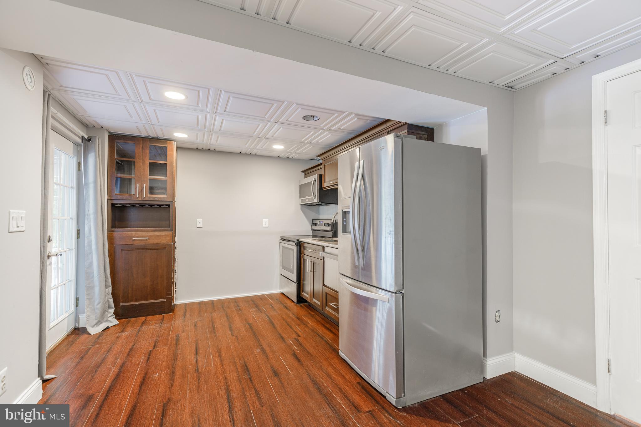 PERRY HALL - Residential