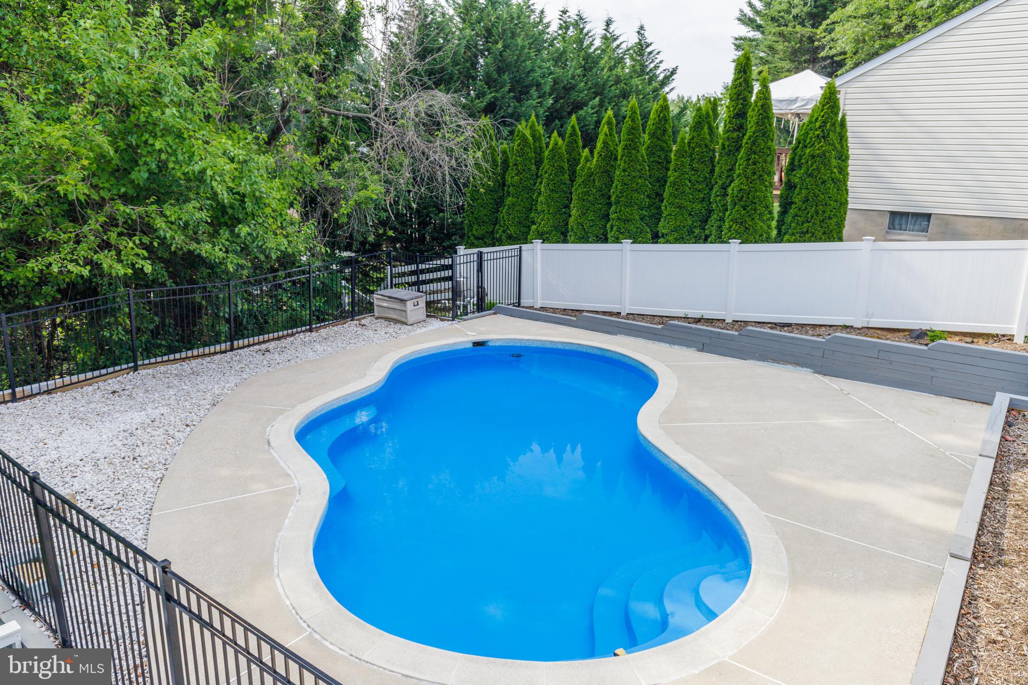 PERRY HALL - Residential