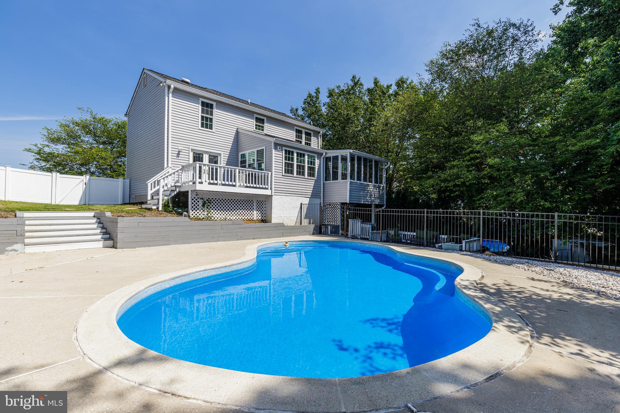 PERRY HALL - Residential