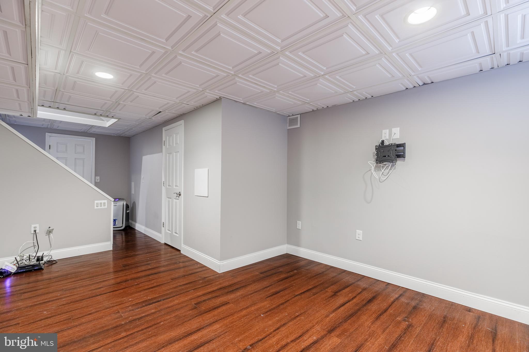 PERRY HALL - Residential