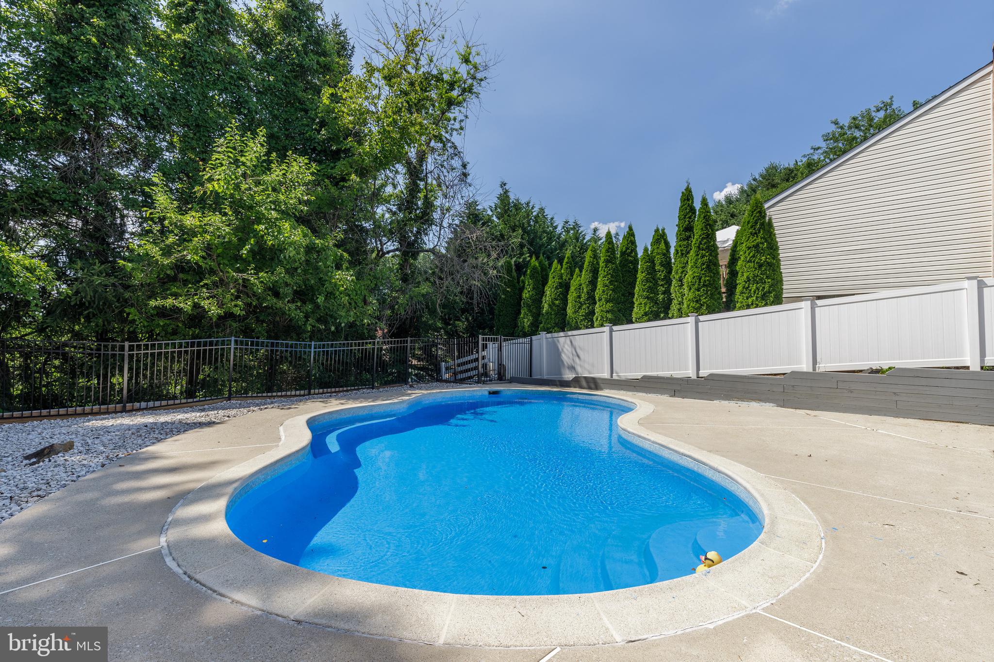 PERRY HALL - Residential