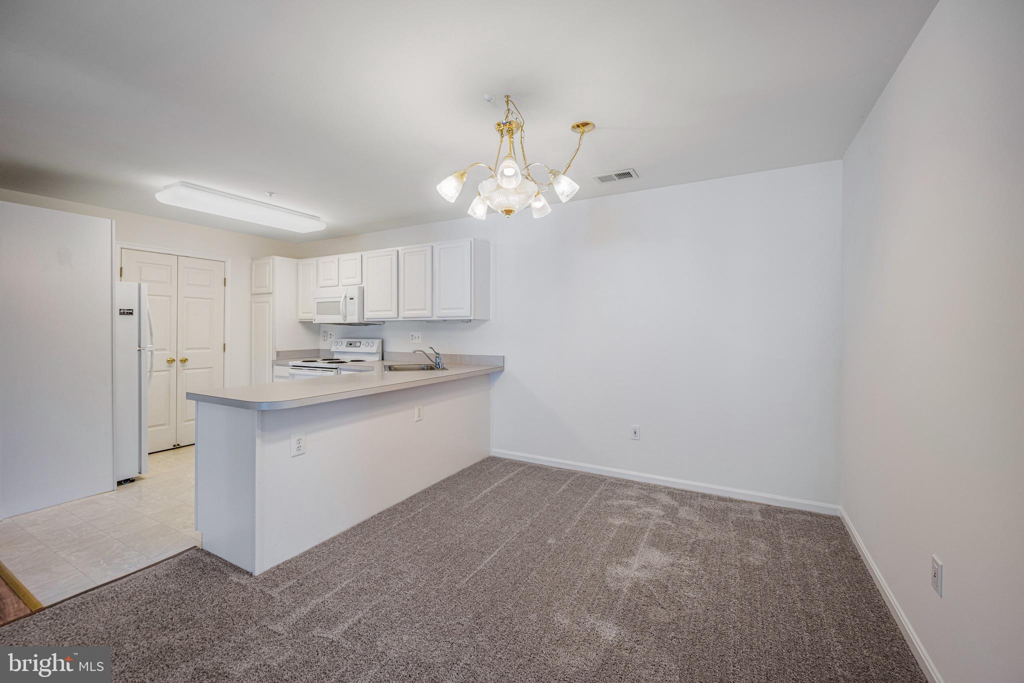 WINIFRED MANOR - Residential