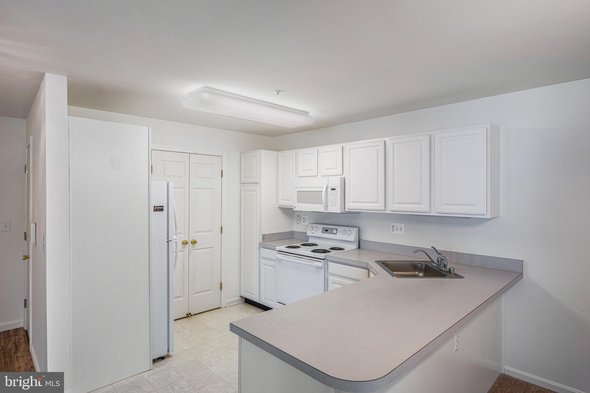 WINIFRED MANOR - Residential