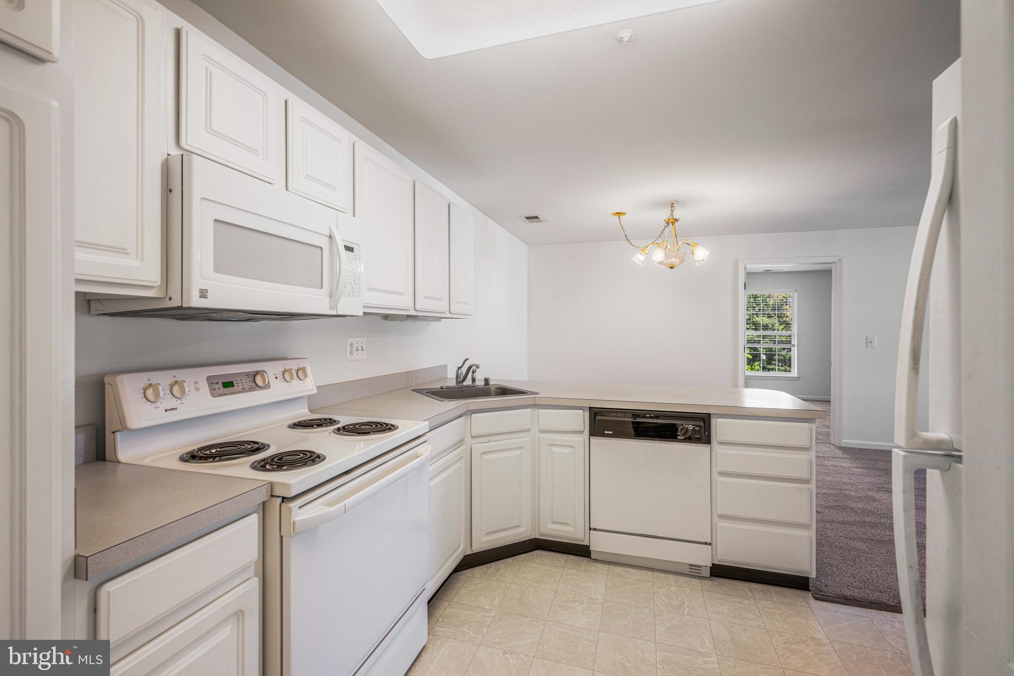 WINIFRED MANOR - Residential