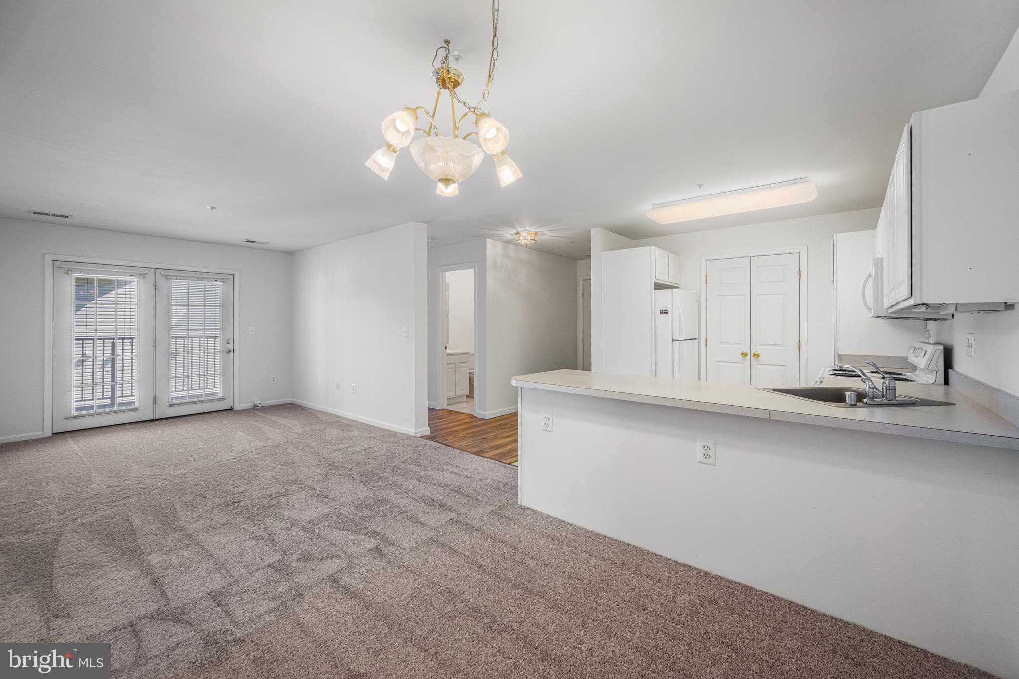 WINIFRED MANOR - Residential