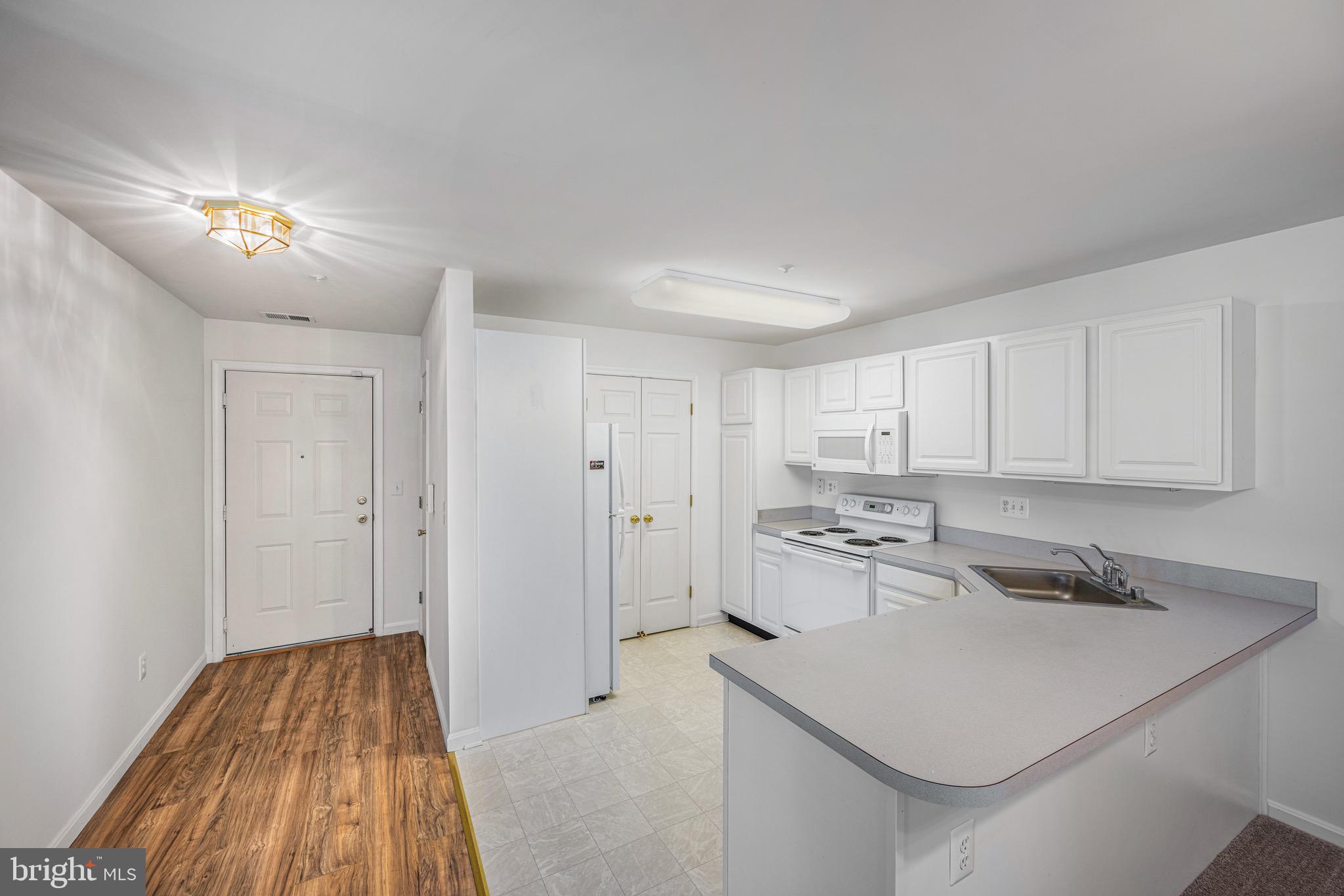 WINIFRED MANOR - Residential