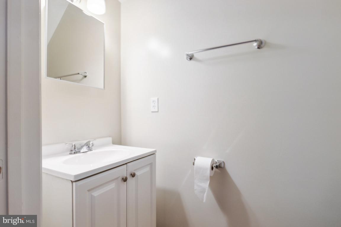 SYCAMORE HILL - Residential Lease