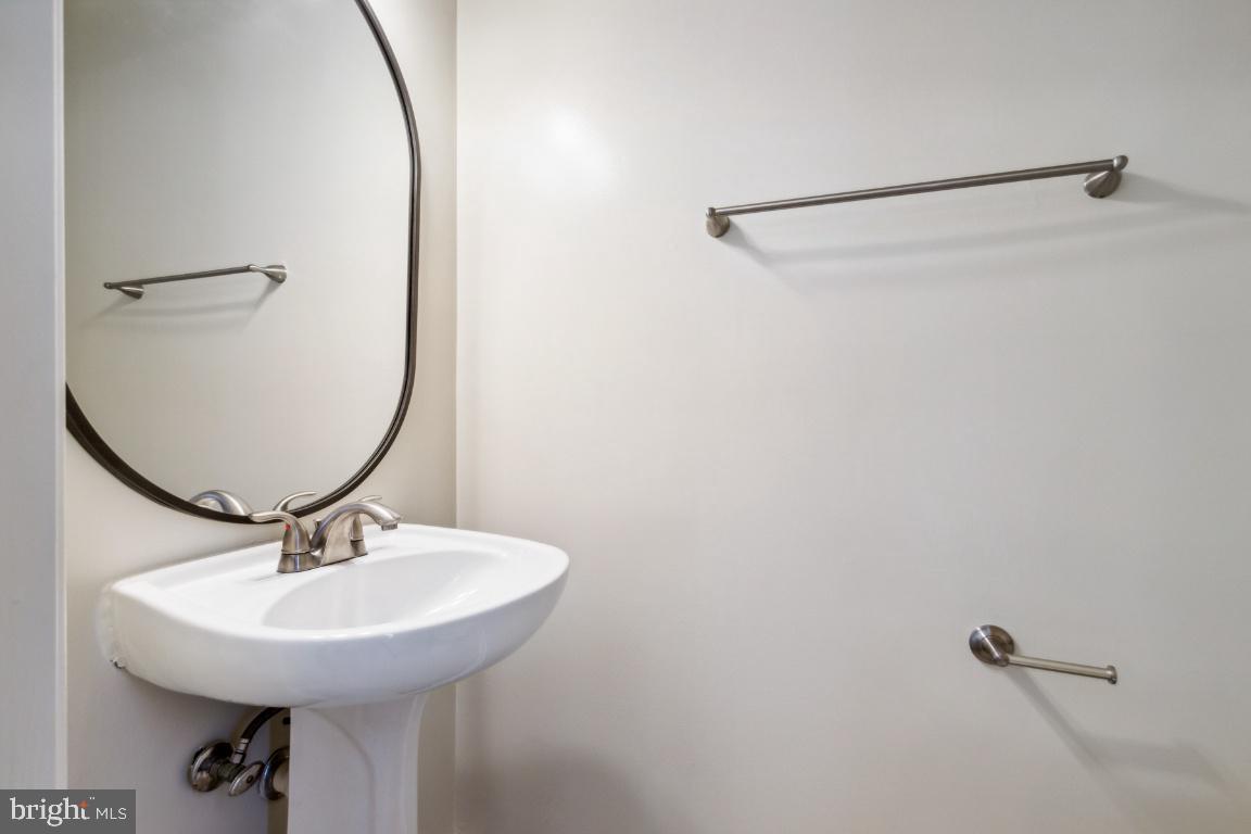 SYCAMORE HILL - Residential Lease