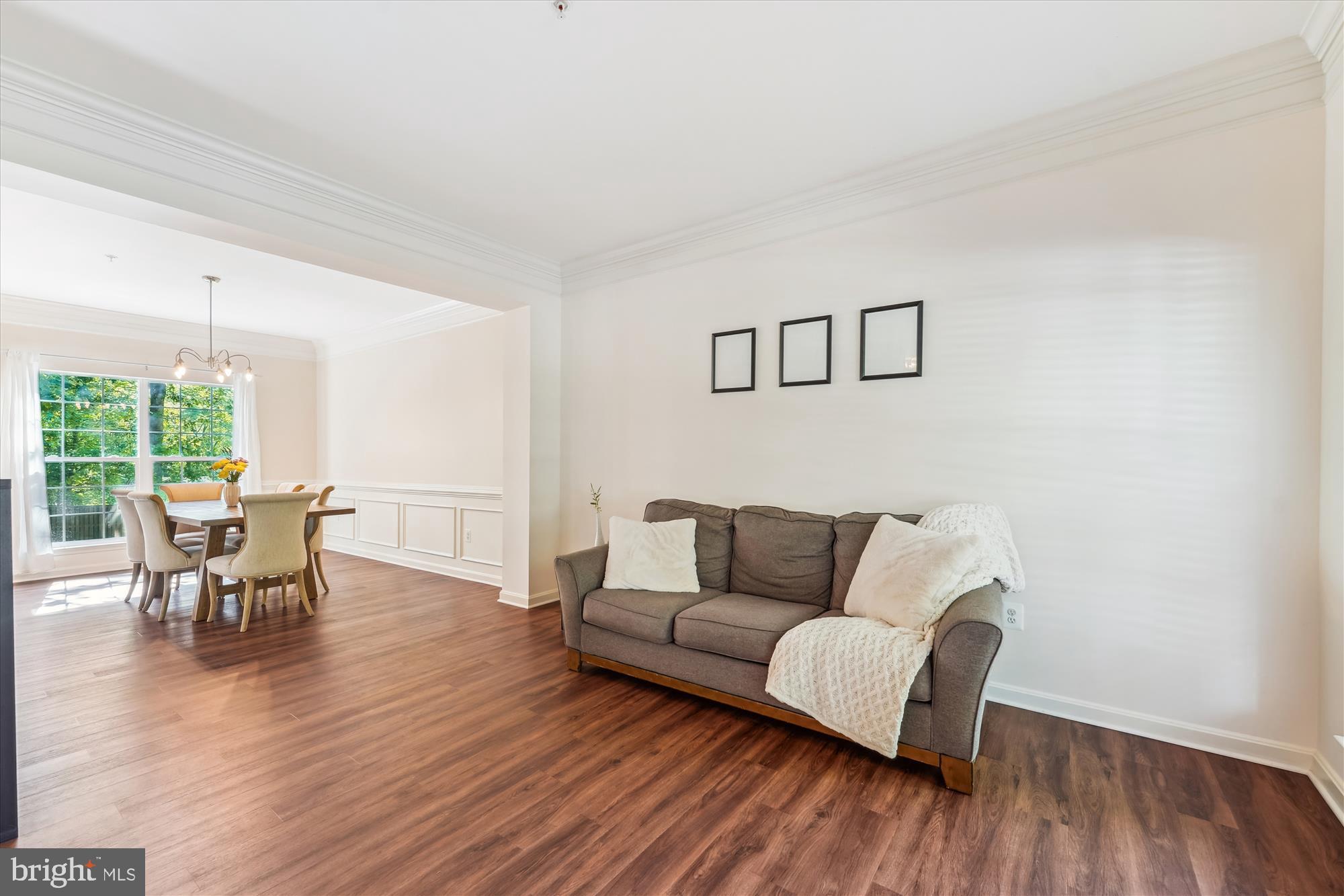 TANTALLON SQUARE - Residential