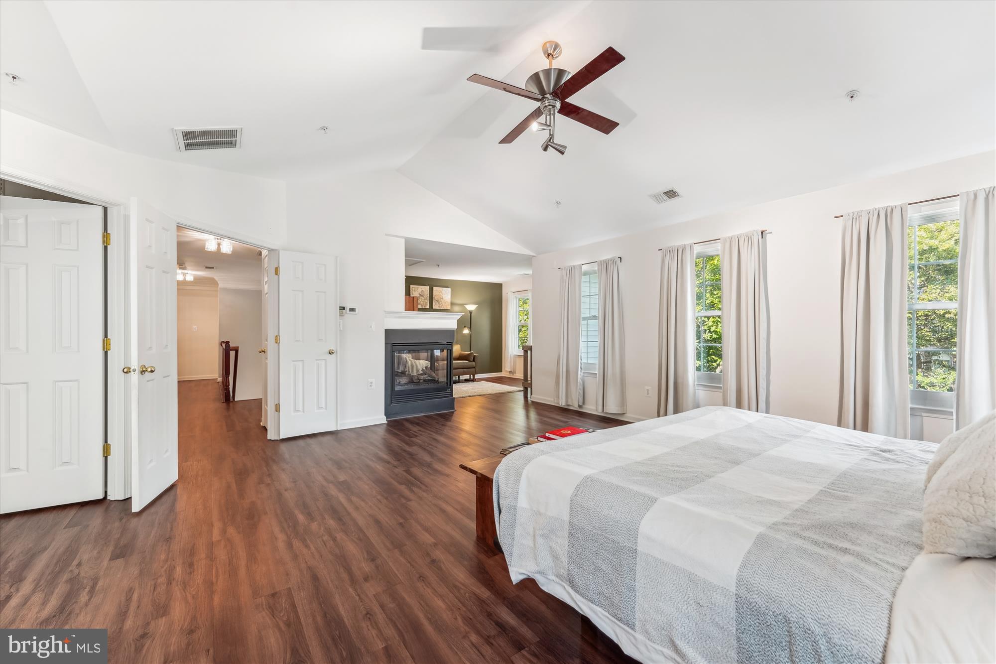 TANTALLON SQUARE - Residential