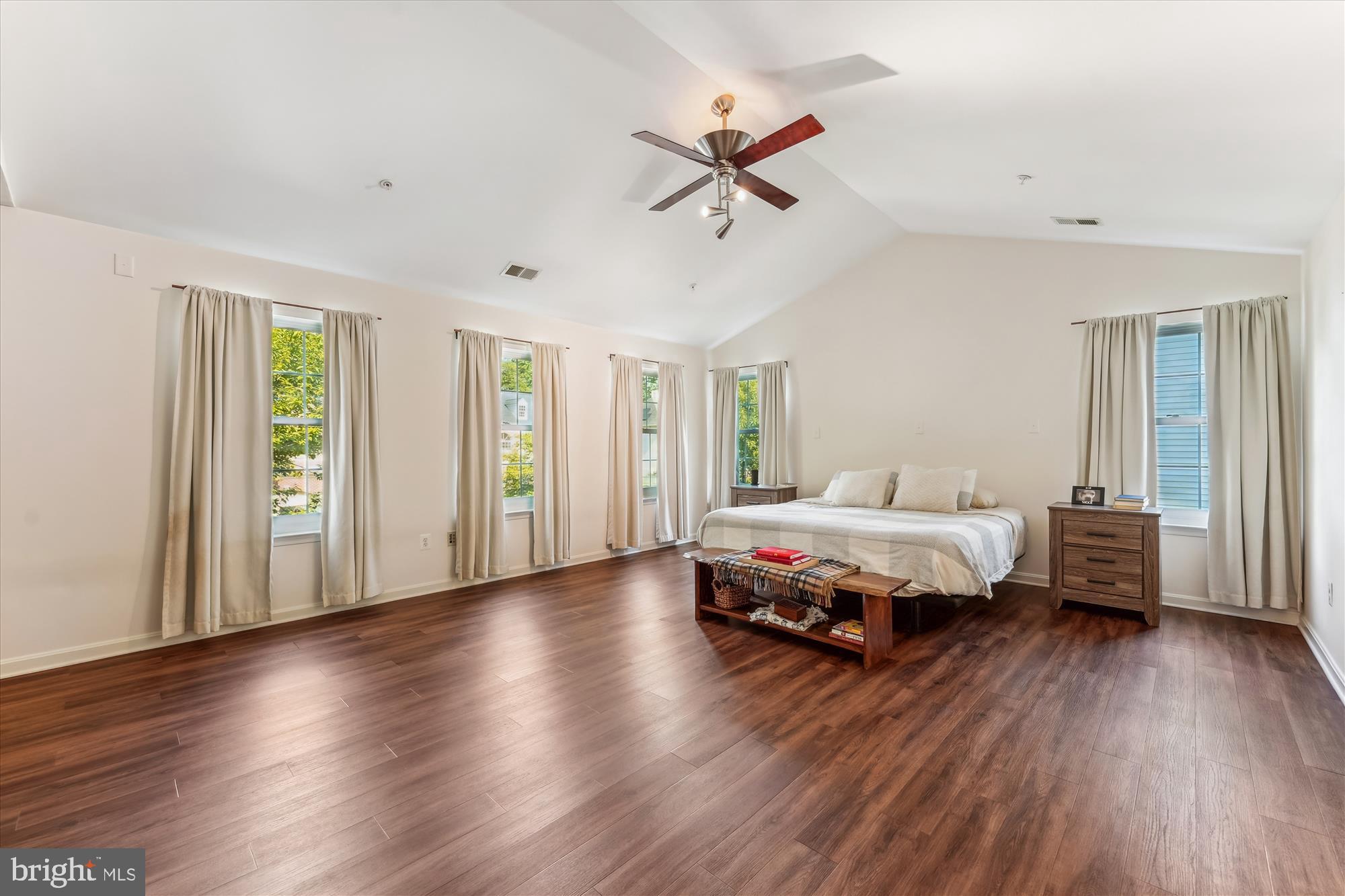 TANTALLON SQUARE - Residential