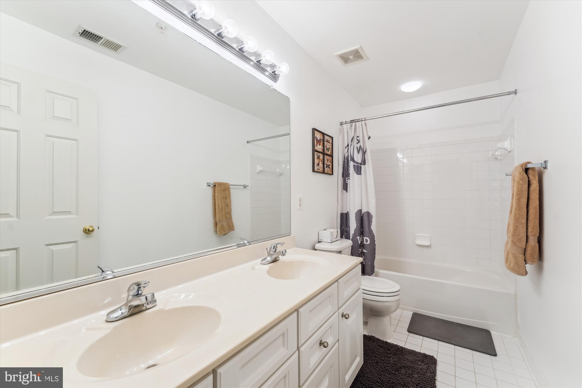 TANTALLON SQUARE - Residential