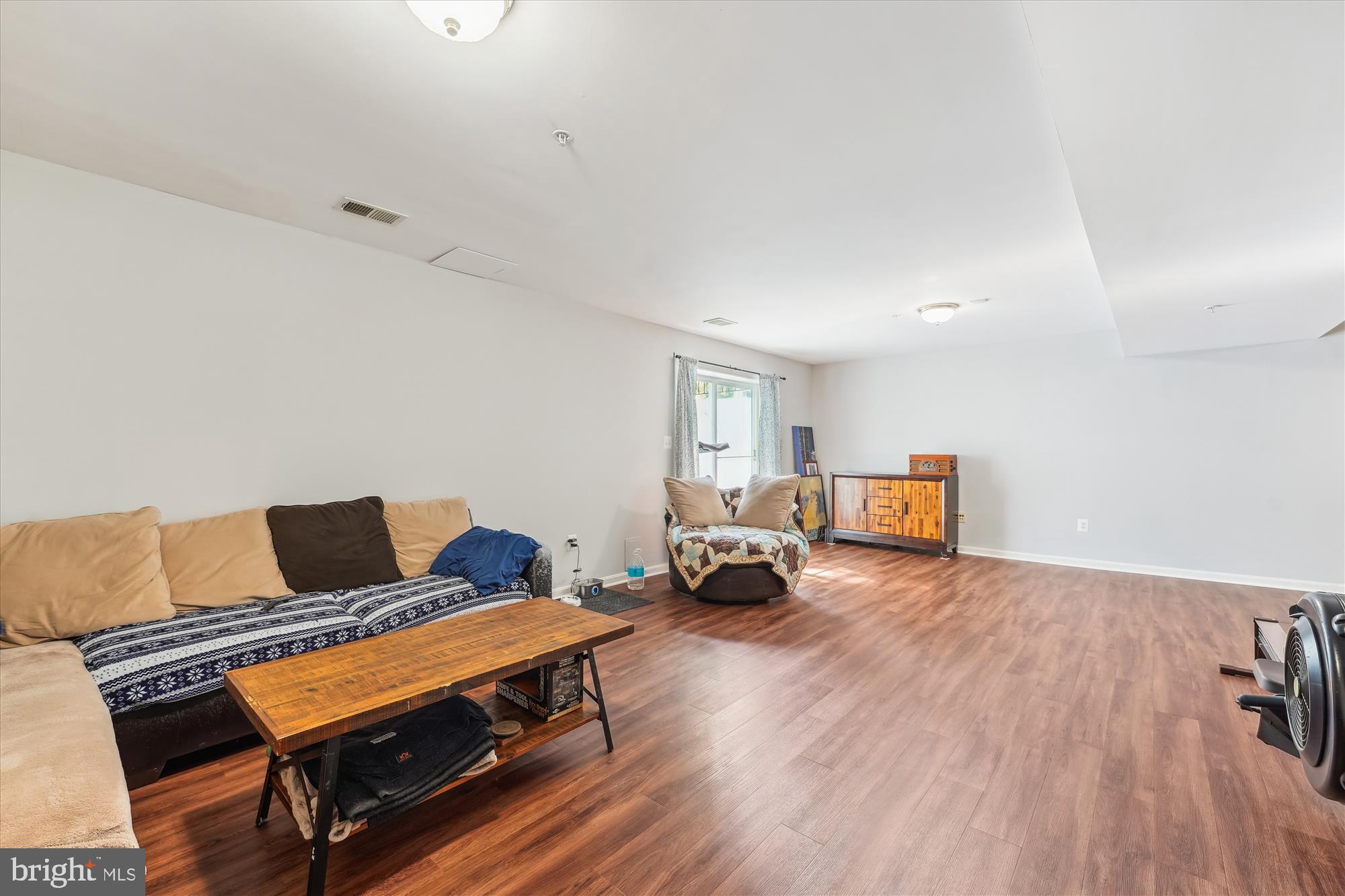 TANTALLON SQUARE - Residential