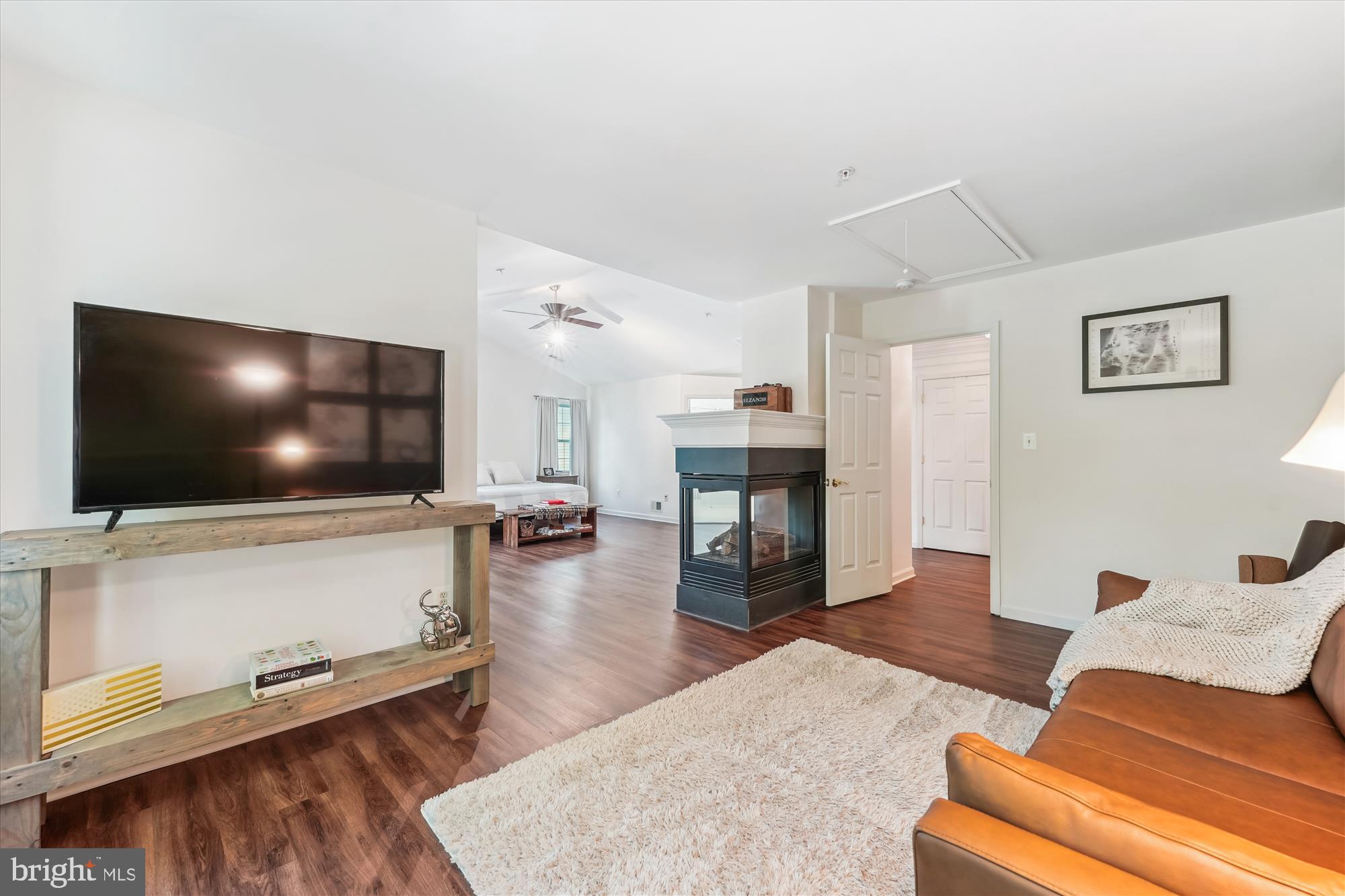 TANTALLON SQUARE - Residential