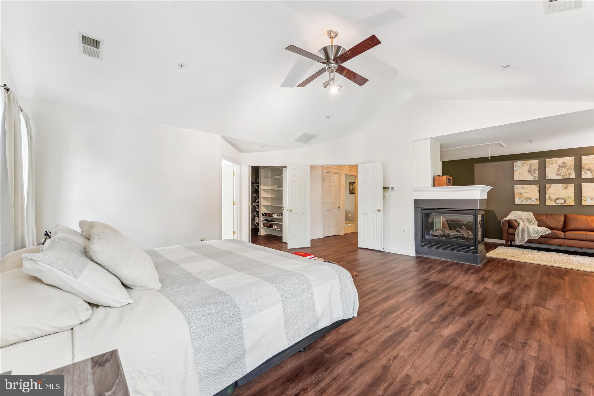 TANTALLON SQUARE - Residential