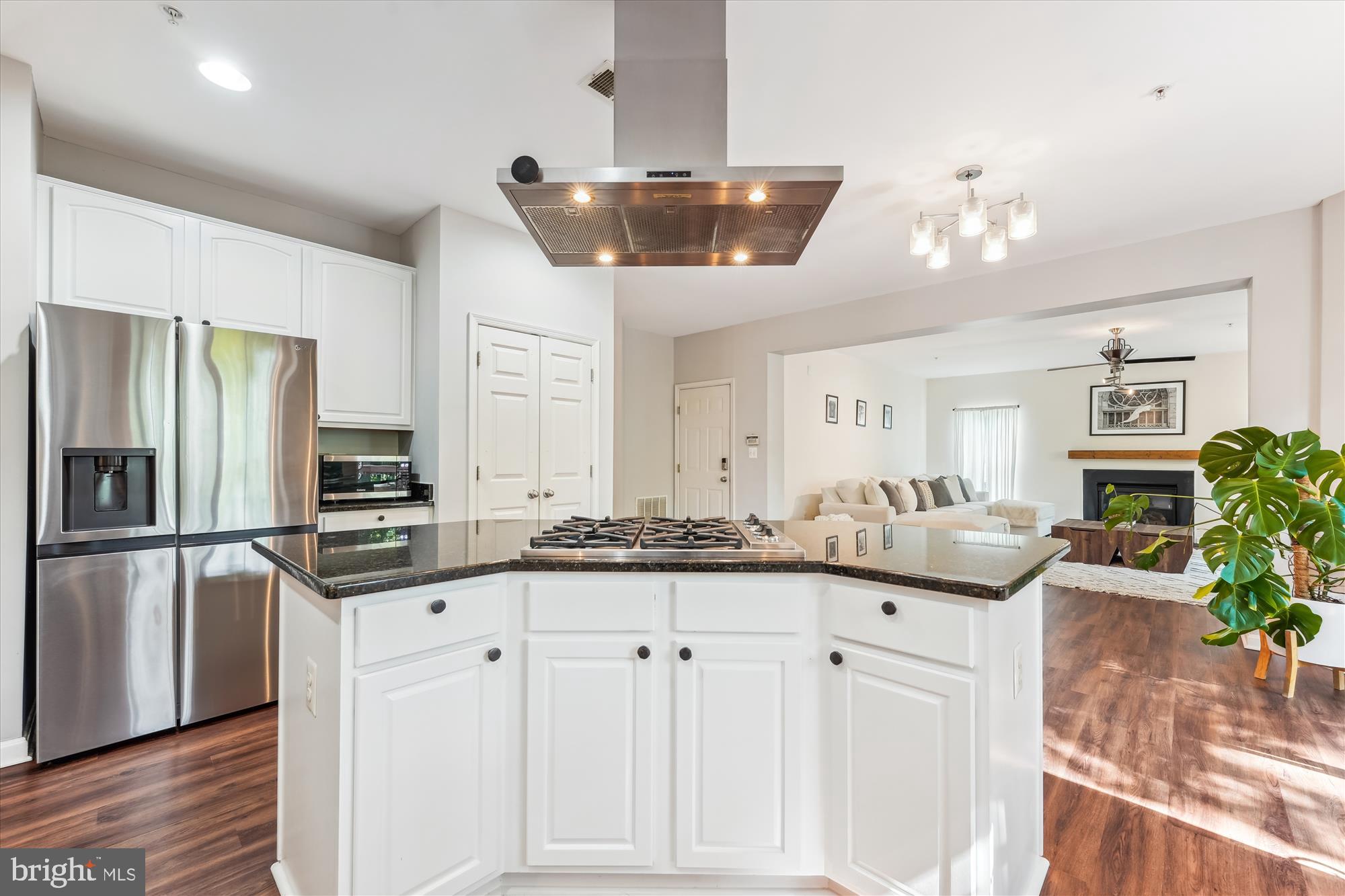 TANTALLON SQUARE - Residential