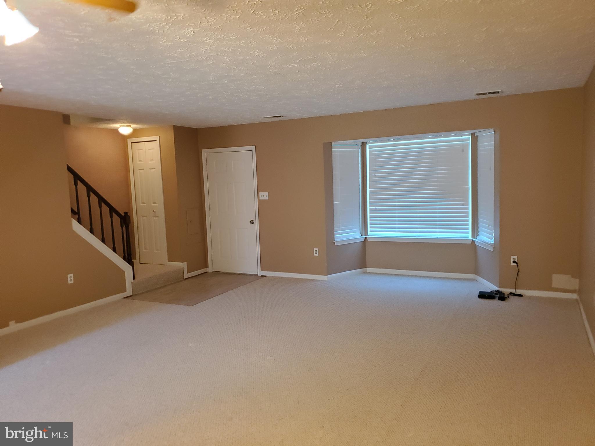 ST CHARLES HAMPSHIRE - Residential Lease