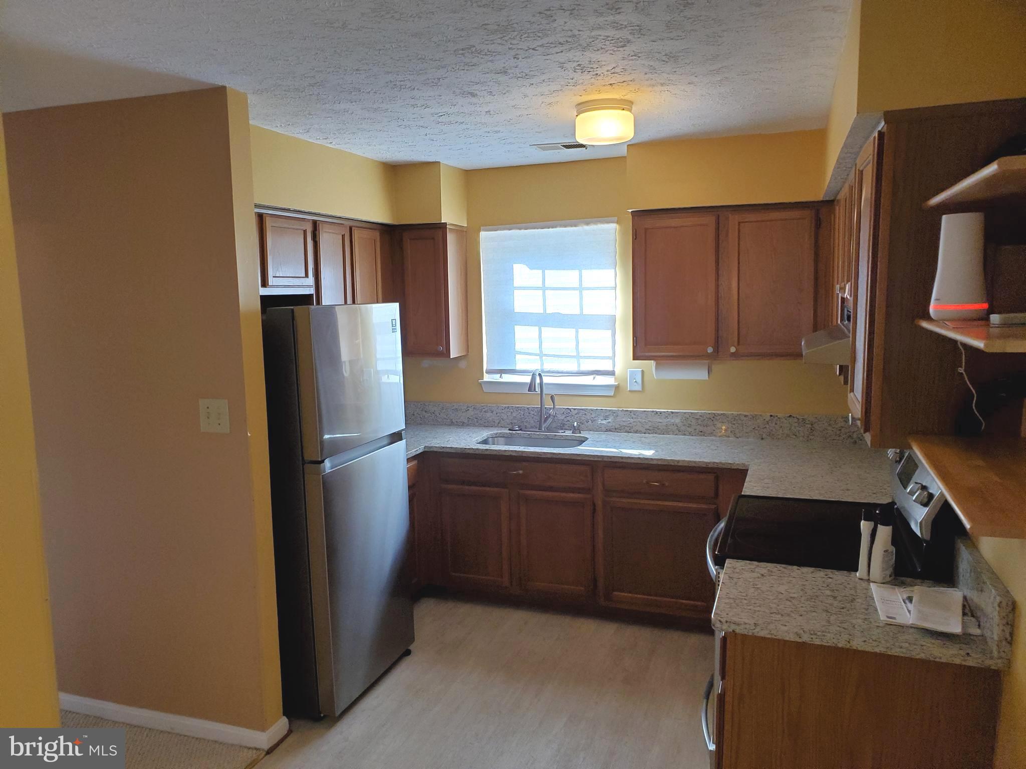 ST CHARLES HAMPSHIRE - Residential Lease