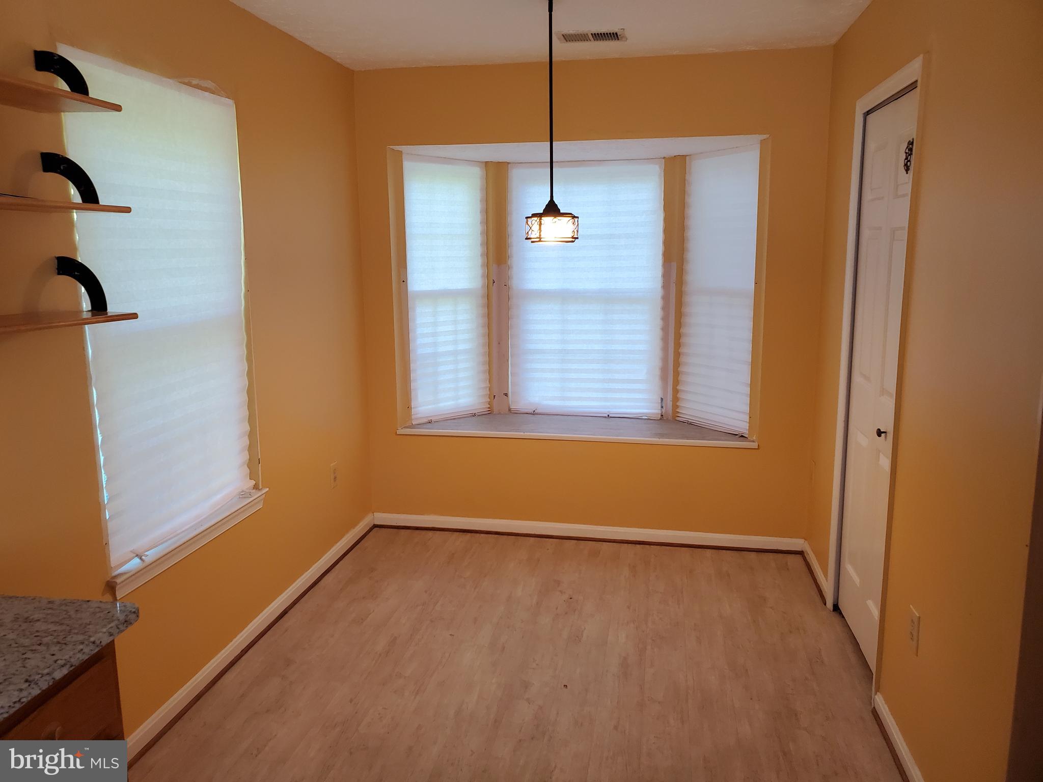 ST CHARLES HAMPSHIRE - Residential Lease