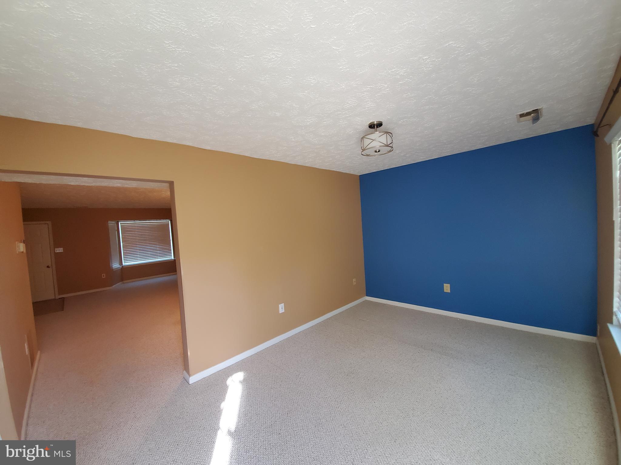 ST CHARLES HAMPSHIRE - Residential Lease