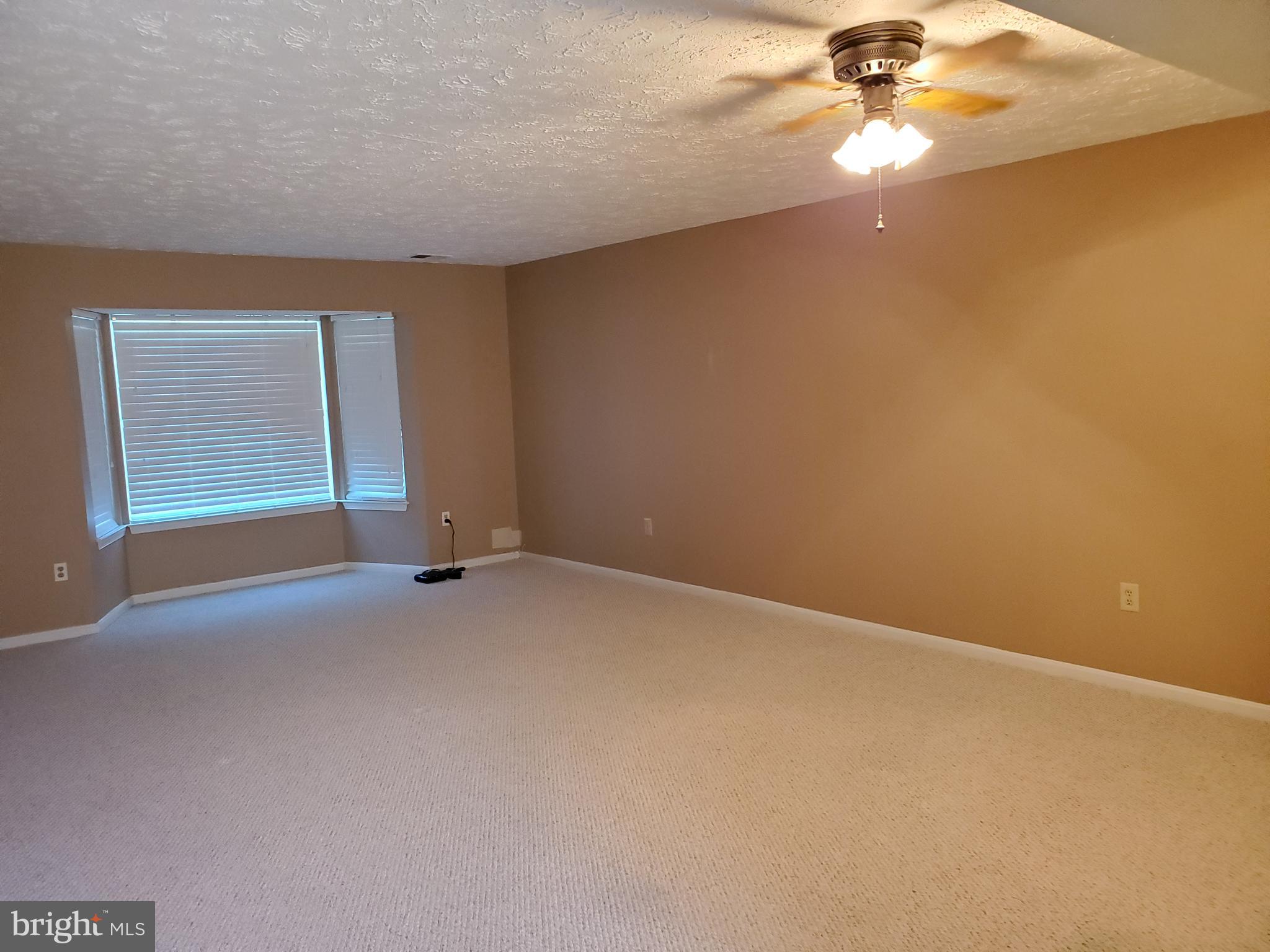 ST CHARLES HAMPSHIRE - Residential Lease