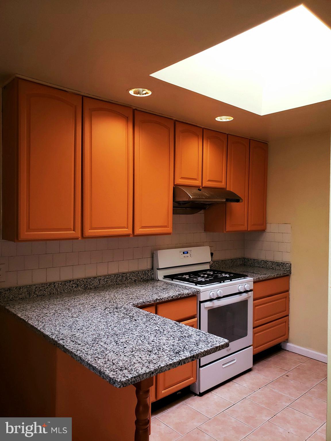 GLENMONT HILLS - Residential Lease