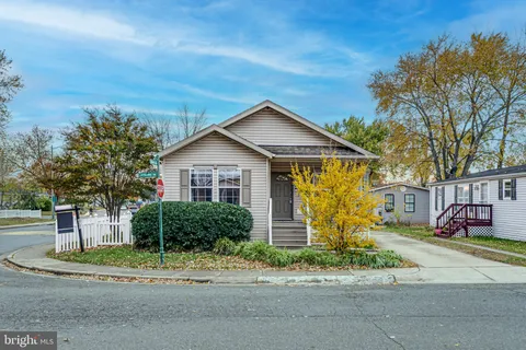 14640 Lufthansa Circle, Chantilly, VA MLS: VAFX2273116