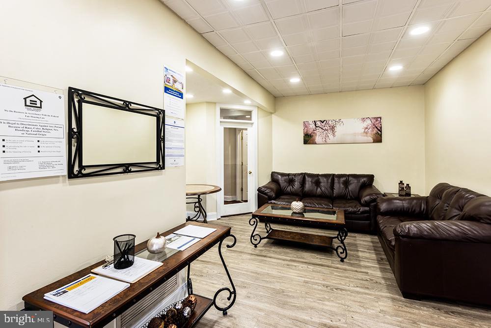 MEADOWS OF CHANTILLY - Residential