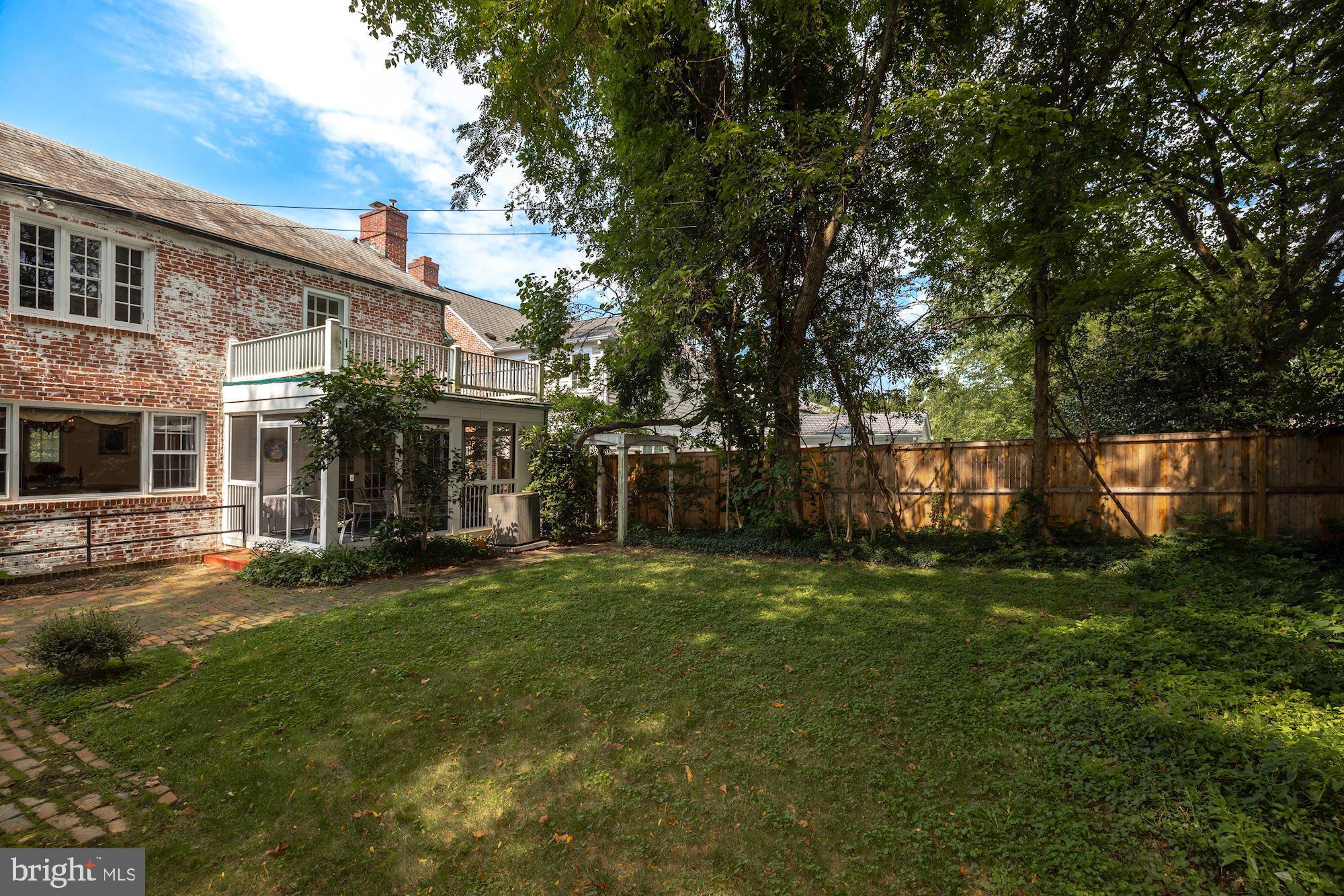 CHEVY CHASE - Residential