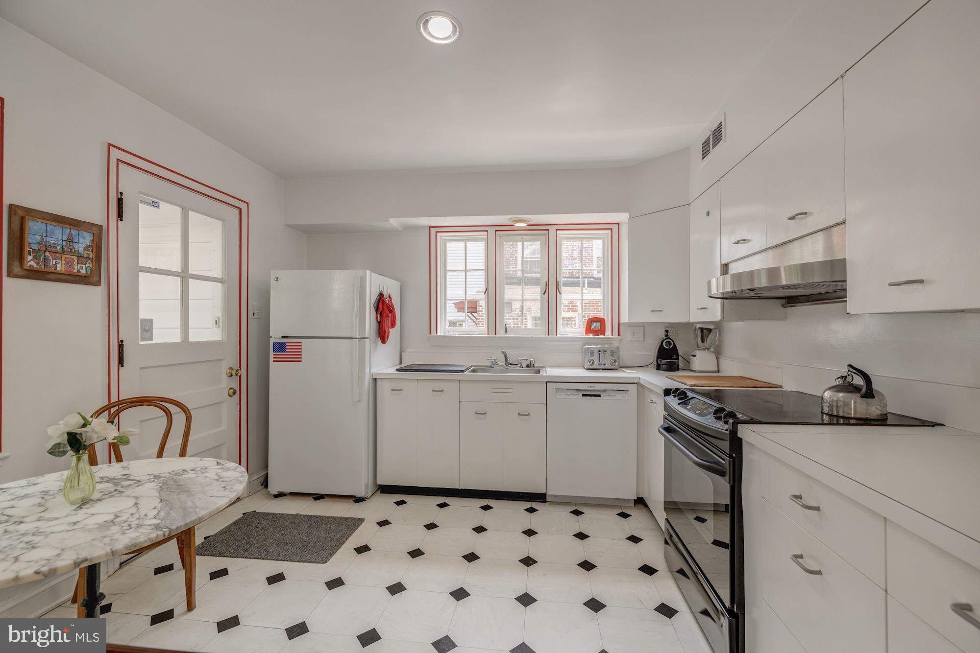 CHEVY CHASE - Residential