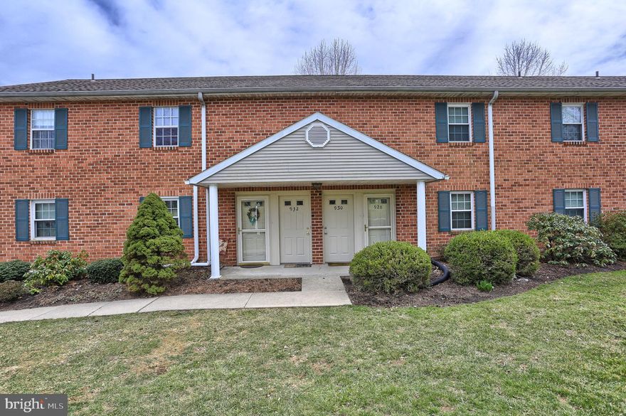 Affordable, care free condo awaits you at cool Creek Country Club.  Conveniently located to RT 30. A 2 bedroom unit with 2 bathrooms and comes with a 1 car garage.  Great view of the golf course from you back deck or front door. A great opportunity to walk the greens and leave the mowing to the club. come check it out!